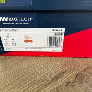 Reebok woman’s Zig dynamica sneaker. Brand new. Never worn